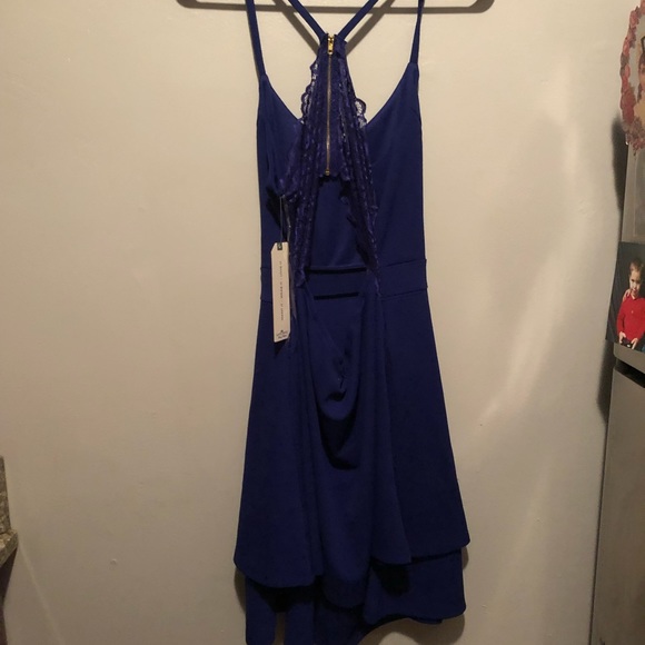 Navy blue dress with lace detail and back cutouts - Picture 2 of 3